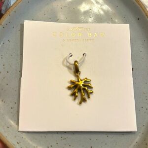 Kendra Scott Florida Coral Charm in Vintage Gold Metal NWT * Retired*